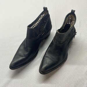 Corral Leather Booties Style C3052 Western hand-finished Size 10